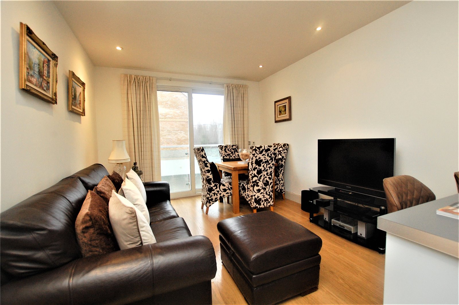 Saffron House, 7 Woodman Mews, TW9 4AP Antony Roberts