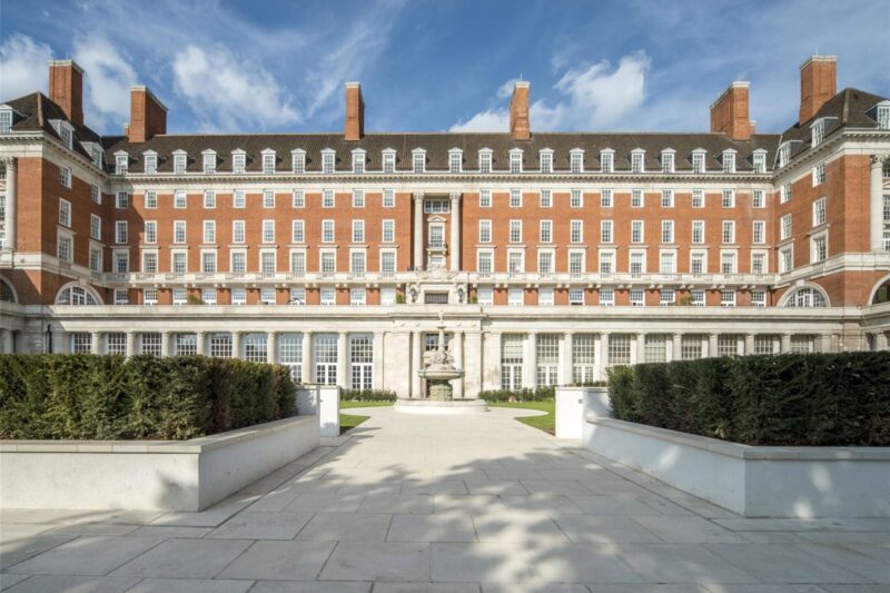 Star and Garter House, Richmond Hill, TW10 6BF - Antony Roberts