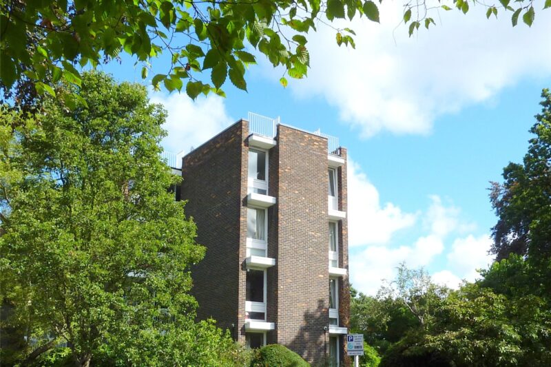 Kew Gardens Road, Kew, TW9 3HF - Antony Roberts