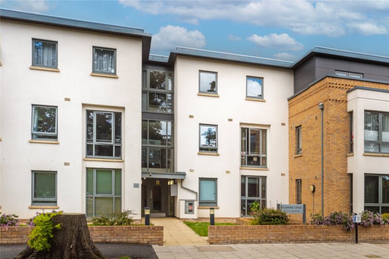 St. Margarets Road, Twickenham, TW1 1AR - Antony Roberts