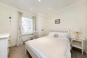 13 Ashley Road, Richmond, Richmond, TW9 2TG - Antony Roberts