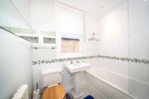 4 Haverfield Gardens, Richmond, Richmond, TW9 3DD - Antony Roberts