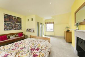 26 Kew Green, Kew, Richmond, TW9 3BH - Antony Roberts