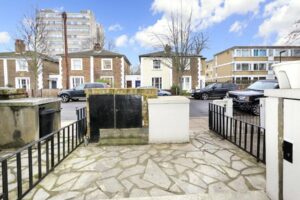10B Sheendale Road, Richmond, Richmond, TW9 2JJ - Antony Roberts