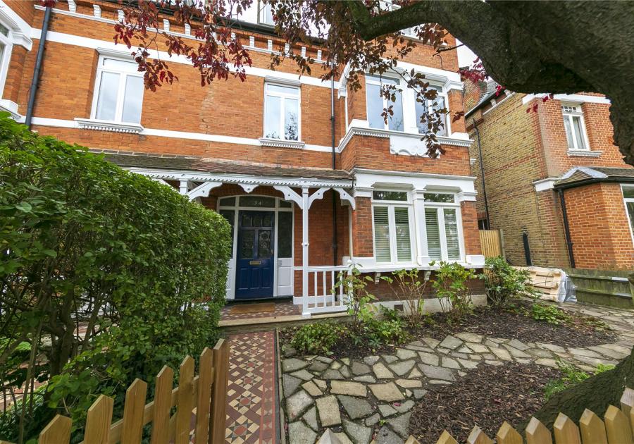34C St. Stephens Gardens, St Margarets, Twickenham, TW1 SLS Antony
