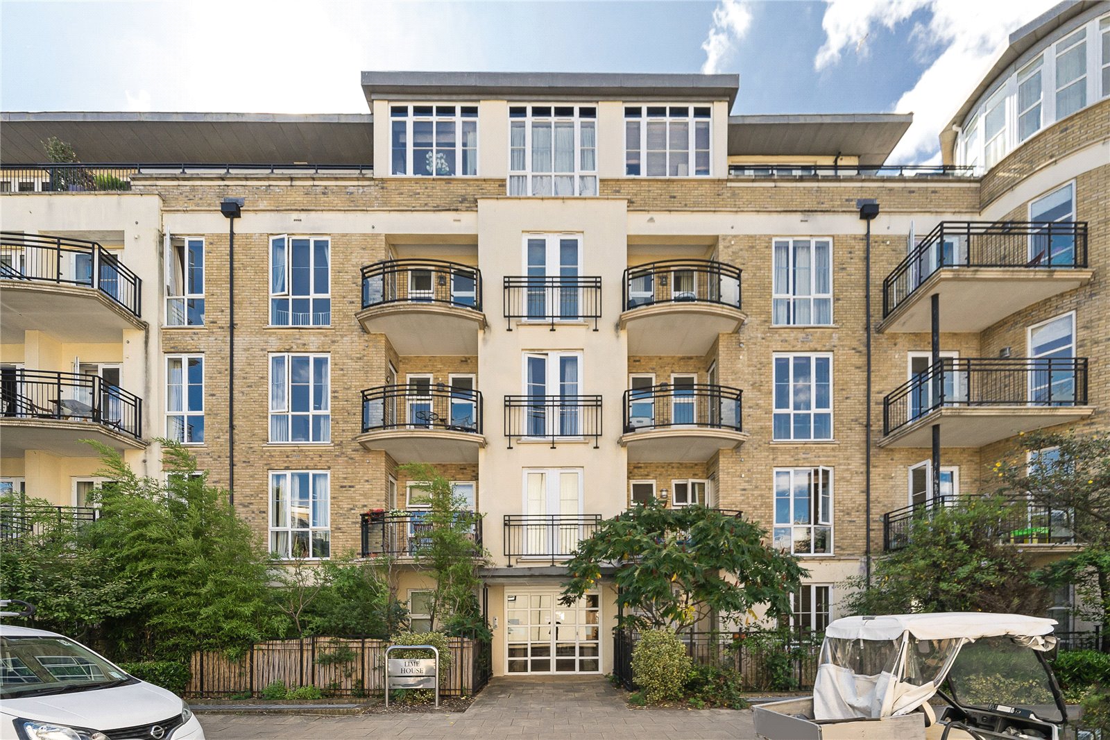 Onslow Avenue Mansions, Richmond, TW10 6QD Antony Roberts