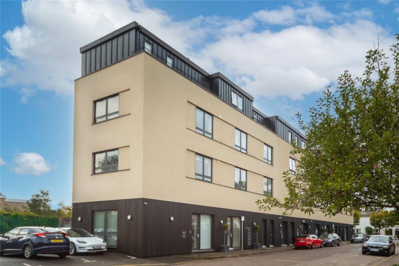 Dee Road, Richmond, TW9 2JN - Antony Roberts