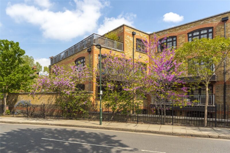 Blake Mews, Richmond, TW9 3GA - Antony Roberts