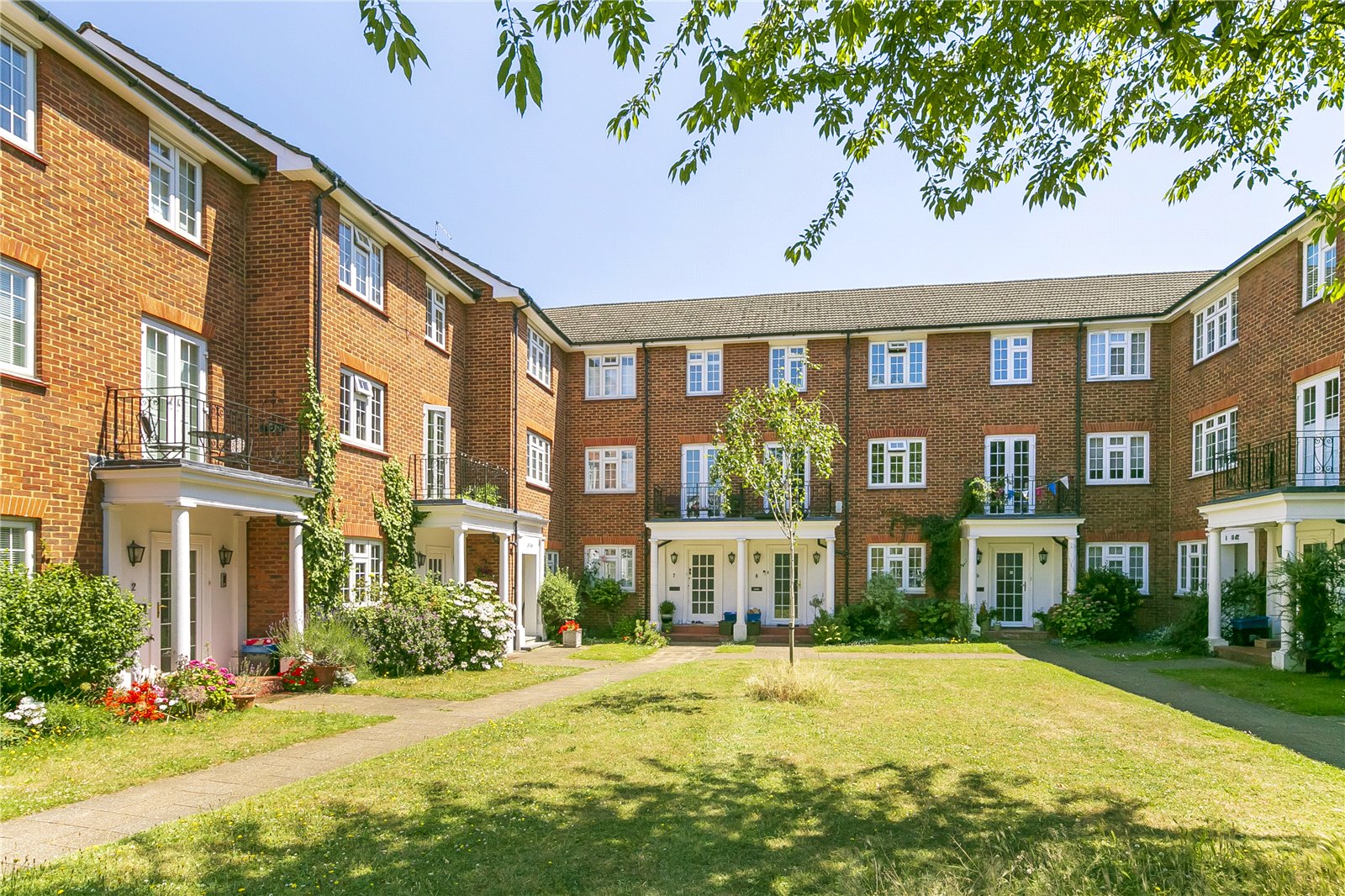 Kenmore Close, Kew, TW9 3JG - Antony Roberts