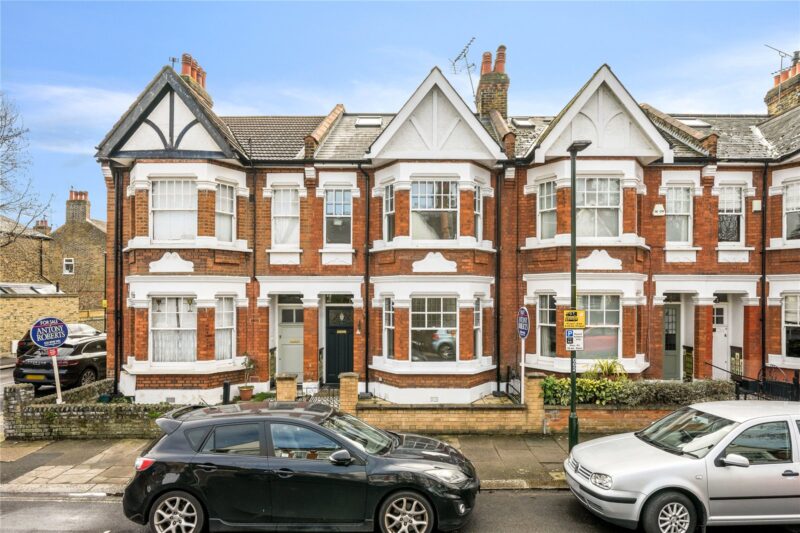 Ruskin Avenue, Richmond, TW9 4DR - Antony Roberts