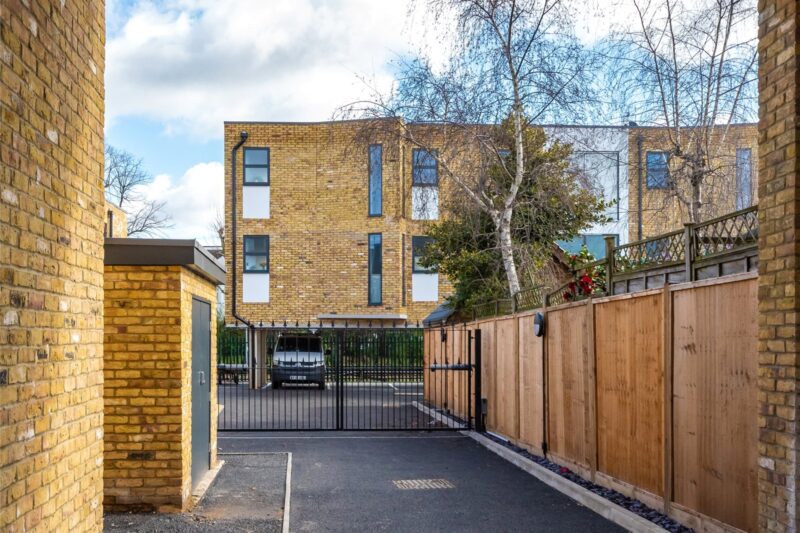 Sandycombe Road, Kew, TW9 2EP - Antony Roberts