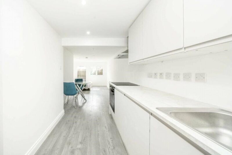 Sandycombe Road, Kew, TW9 3LU - Antony Roberts