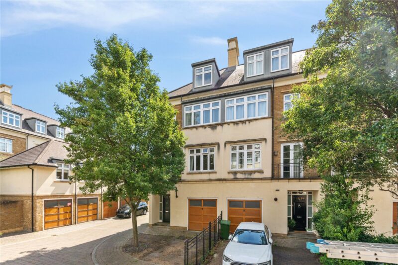 Kelsall Mews, Kew Riverside, TW9 4BP - Antony Roberts