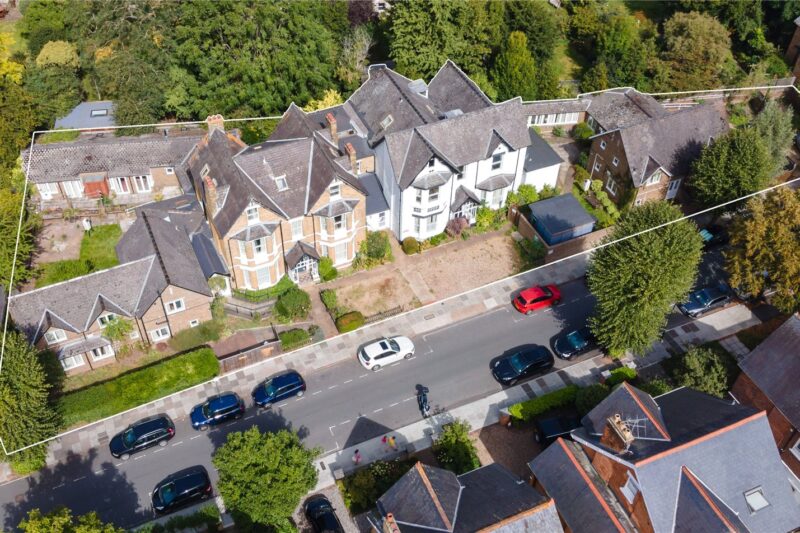 Victoria House, Ennerdale Road, Kew Gardens, Richmond, TW9 3PG - Antony Roberts