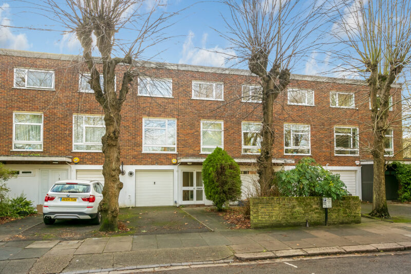 Fitzwilliam Avenue, Kew, TW9 2DQ - Antony Roberts