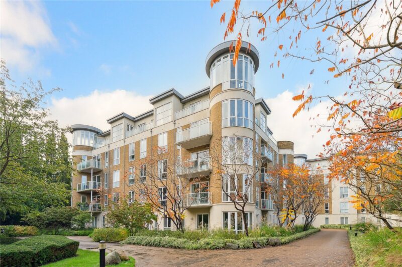 Terrano House, 40 Melliss Avenue, TW9 4BZ - Antony Roberts