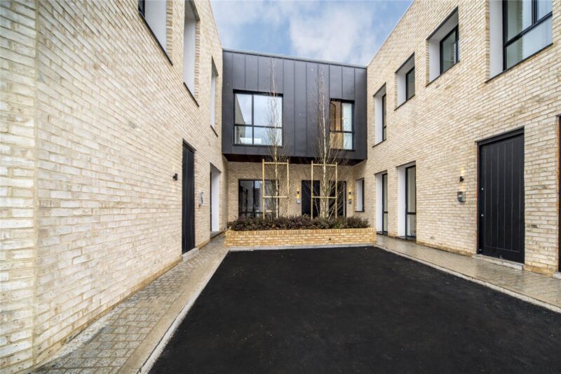 South Avenue, Kew, TW9 3EL - Antony Roberts