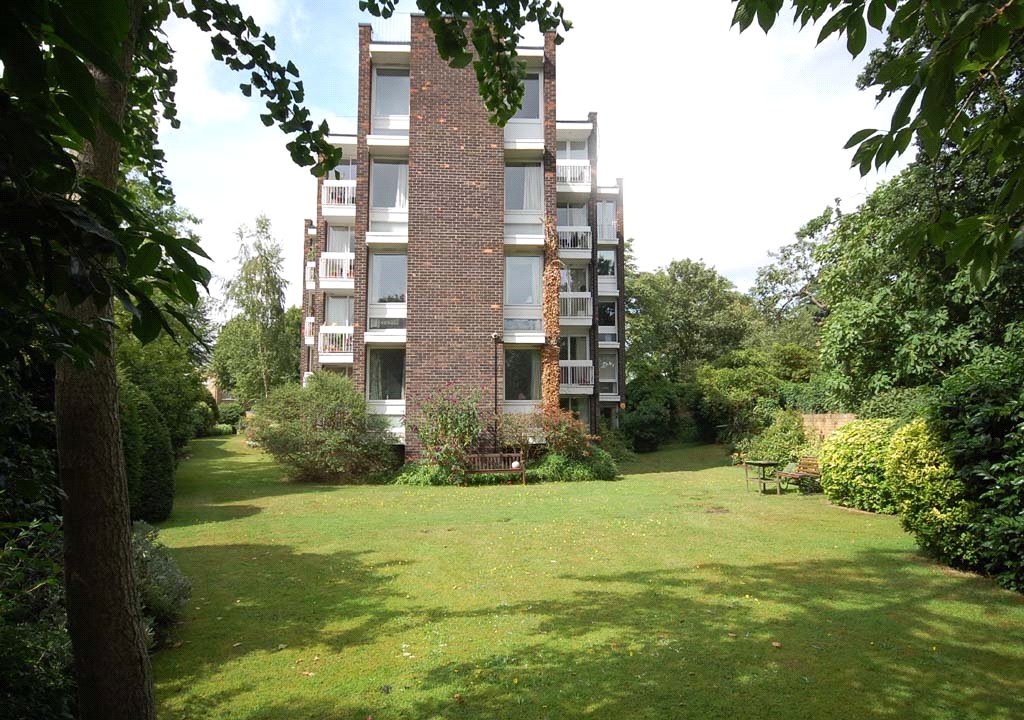 Kew Gardens Road, Kew, TW9 3HF - Antony Roberts