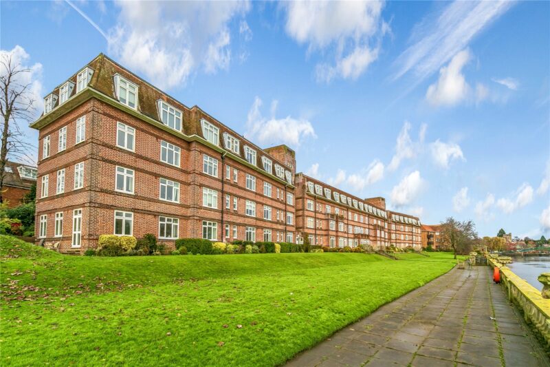 Thames Eyot, Cross Deep, TW1 4QL - Antony Roberts