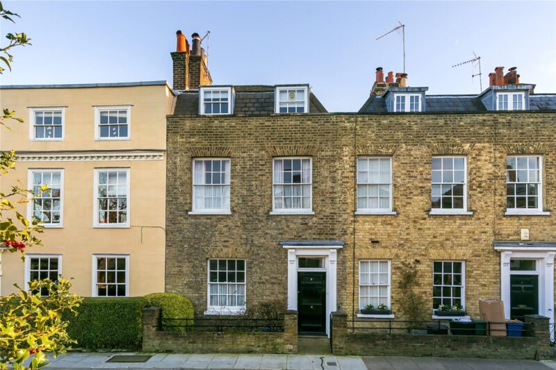 The Vineyard, Richmond, TW10 6AQ - Antony Roberts