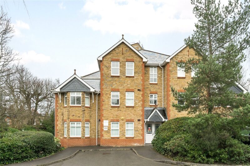 Alexander Laroche Court, 100 Kings Road, TW10 6EE - Antony Roberts