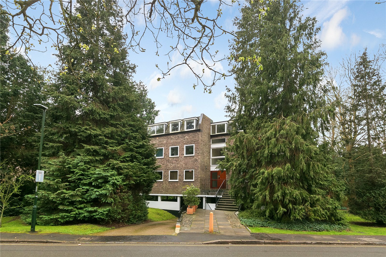 Farrer Court, 23 Cambridge Park, TW1 2LB - Antony Roberts