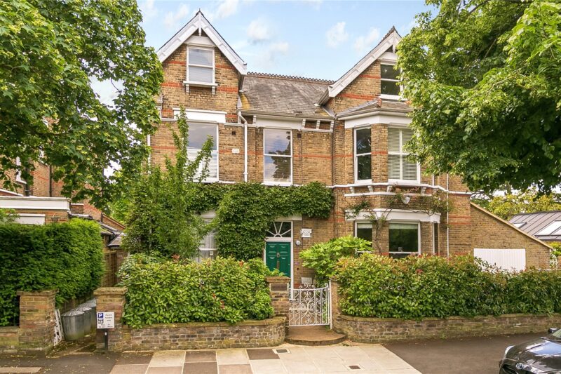 Lion Gate Gardens, Kew, TW9 2DF - Antony Roberts