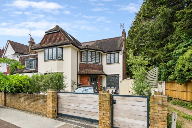 Hertford Avenue, East Sheen, SW14 8EQ - Antony Roberts
