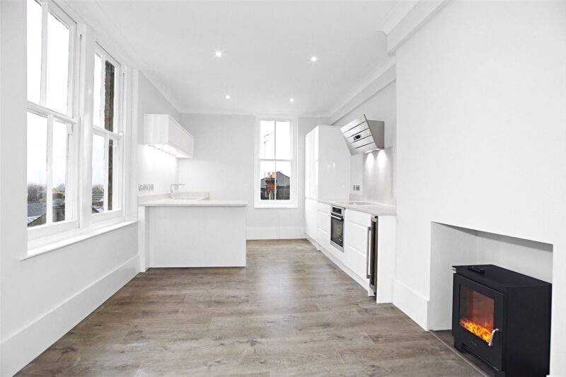 Onslow Avenue Mansions, Richmond, TW10 6QD - Antony Roberts