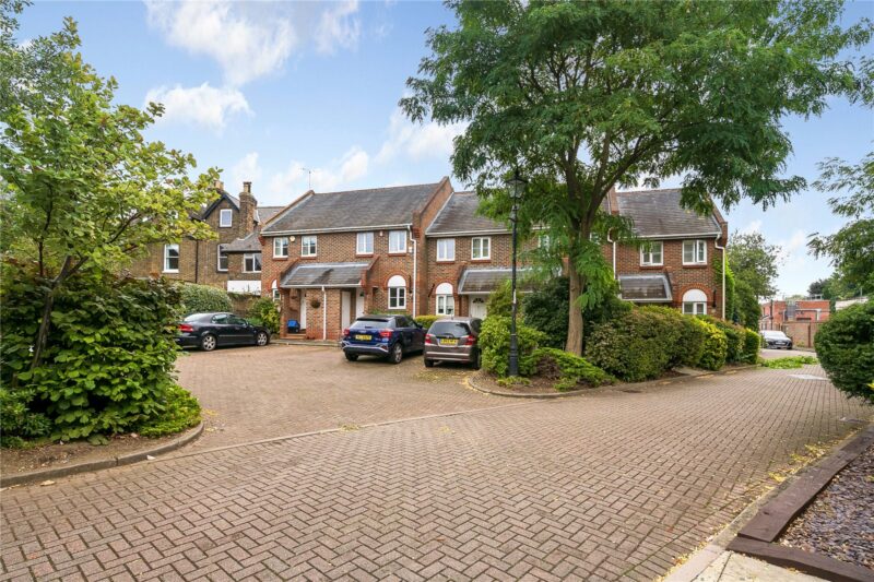 Catherine Drive, Richmond, TW9 2BX - Antony Roberts