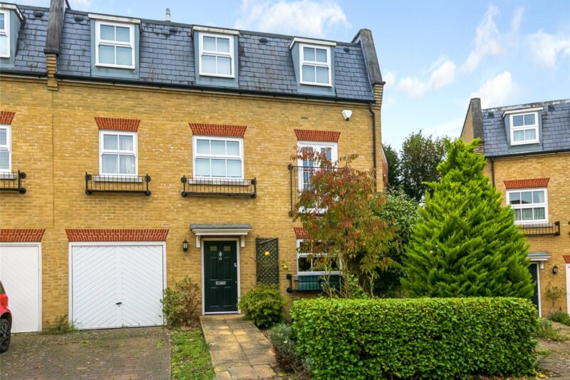 Layton Place, Kew, TW9 3PP - Antony Roberts