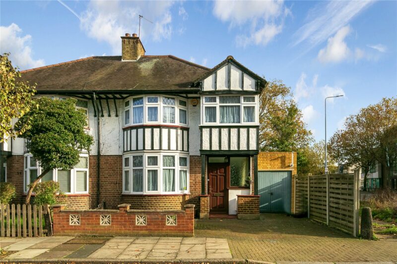 Castlegate, Richmond, TW9 2HL - Antony Roberts