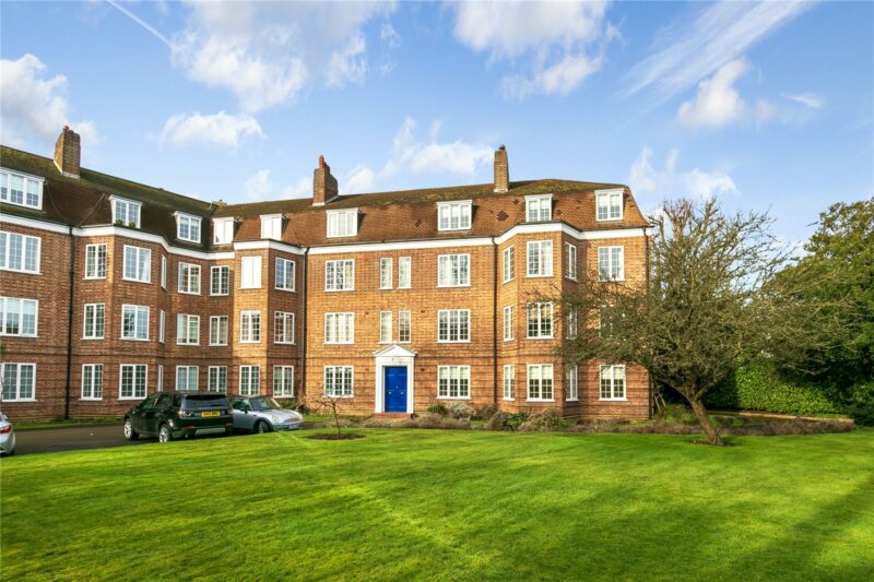 Beresford Court, Park Road, TW1 2PU - Antony Roberts