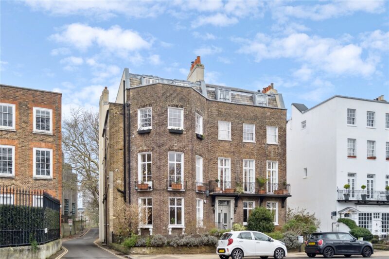 Kew Green, Richmond, TW9 3AH - Antony Roberts