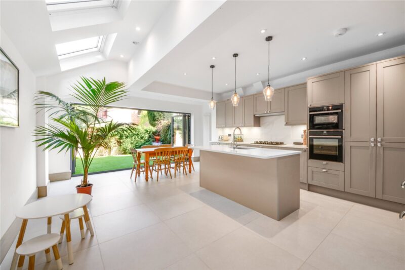 Salisbury Road, Richmond, TW9 2JB - Antony Roberts