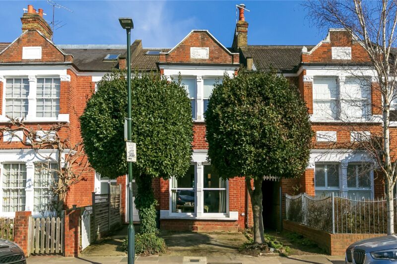 Pagoda Avenue, Kew, TW9 2HQ - Antony Roberts