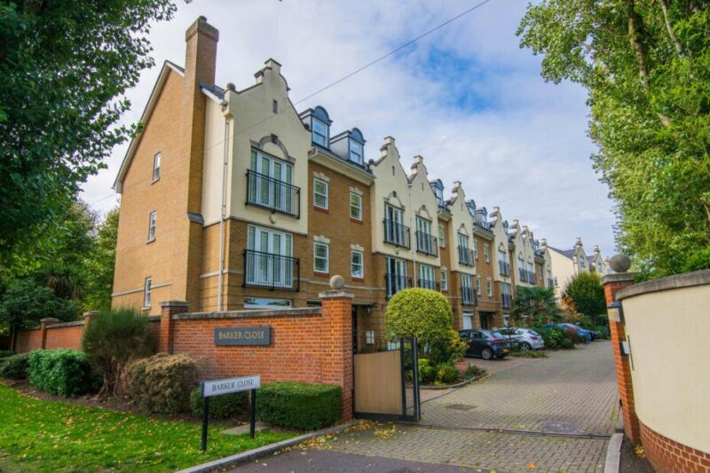 Barker Close, Kew, TW9 4ET - Antony Roberts