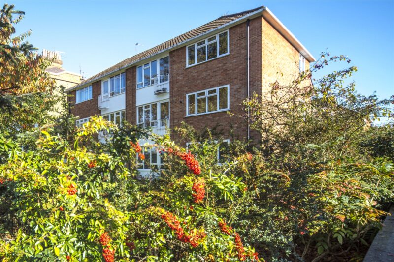 Royston Court, Lichfield Road, TW9 3EH - Antony Roberts