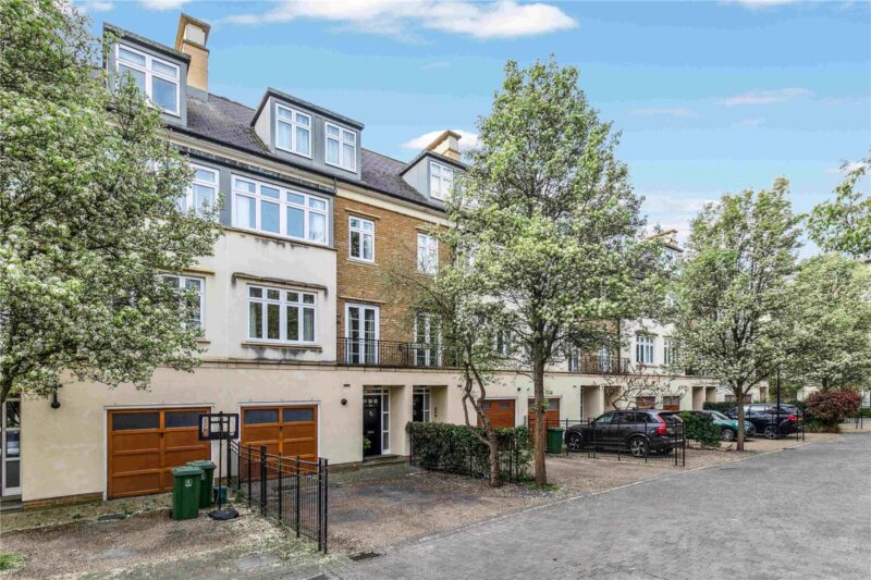 Kelsall Mews, Kew Riverside, TW9 4BP - Antony Roberts