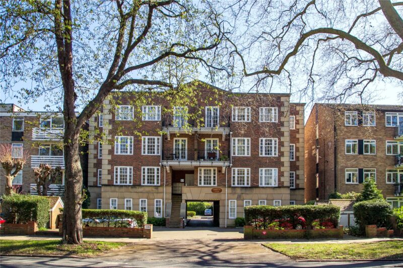 Lamerton Lodge, 228 Kew Road, TW9 3JX - Antony Roberts