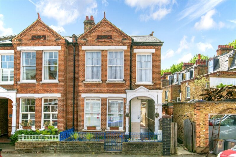 North Avenue, Kew, TW9 3LZ - Antony Roberts