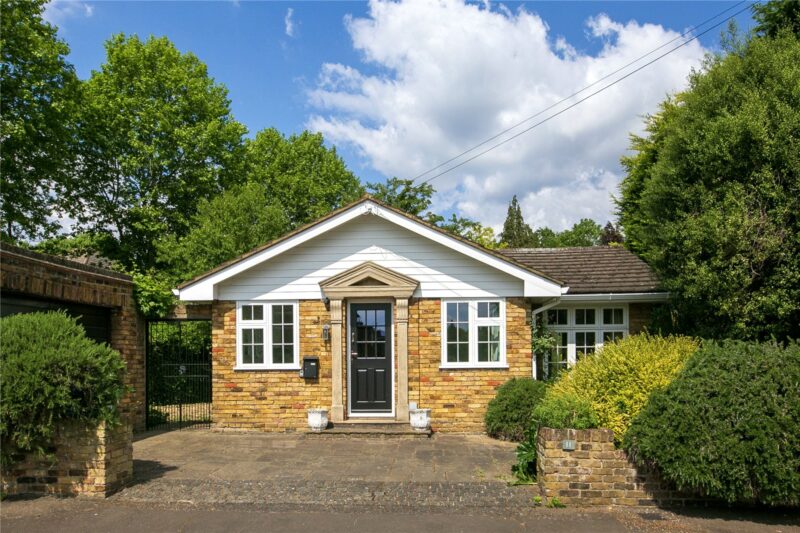 Arlington Close, East Twickenham, TW1 2BE - Antony Roberts