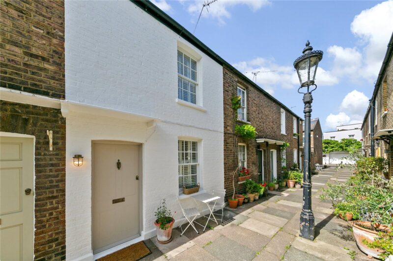 Lancaster Cottages, Richmond, TW10 6AE - Antony Roberts