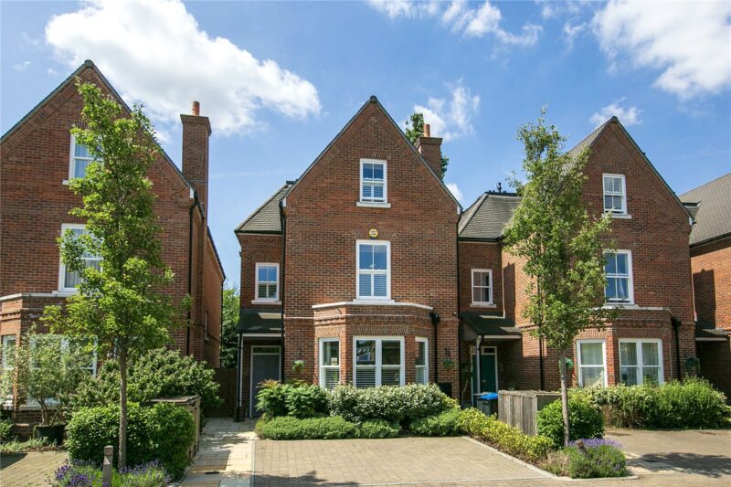 Barrons Chase, Ham, TW10 5BZ - Antony Roberts