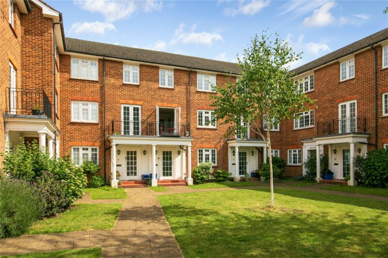 Kenmore Close, Kew, TW9 3JG - Antony Roberts