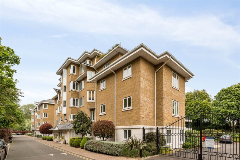 Strand Drive, Kew, TW9 4DZ - Antony Roberts