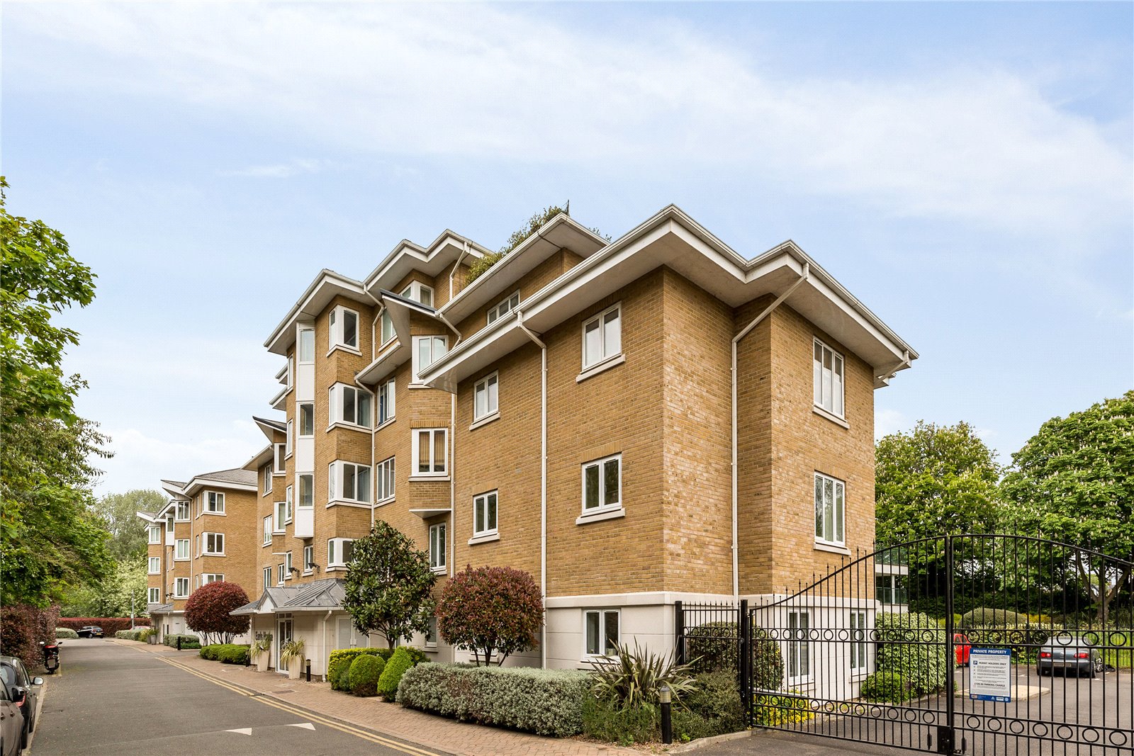 Strand Drive, Kew, TW9 4DZ - Antony Roberts