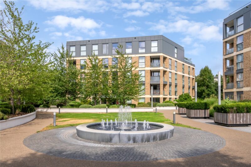 Levett Square, Richmond, TW9 4FE - Antony Roberts