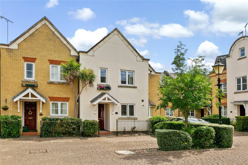 Dorchester Mews, St Margarets, TW1 2LE - Antony Roberts