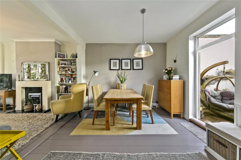 Manor Grove, Richmond, TW9 4QG - Antony Roberts